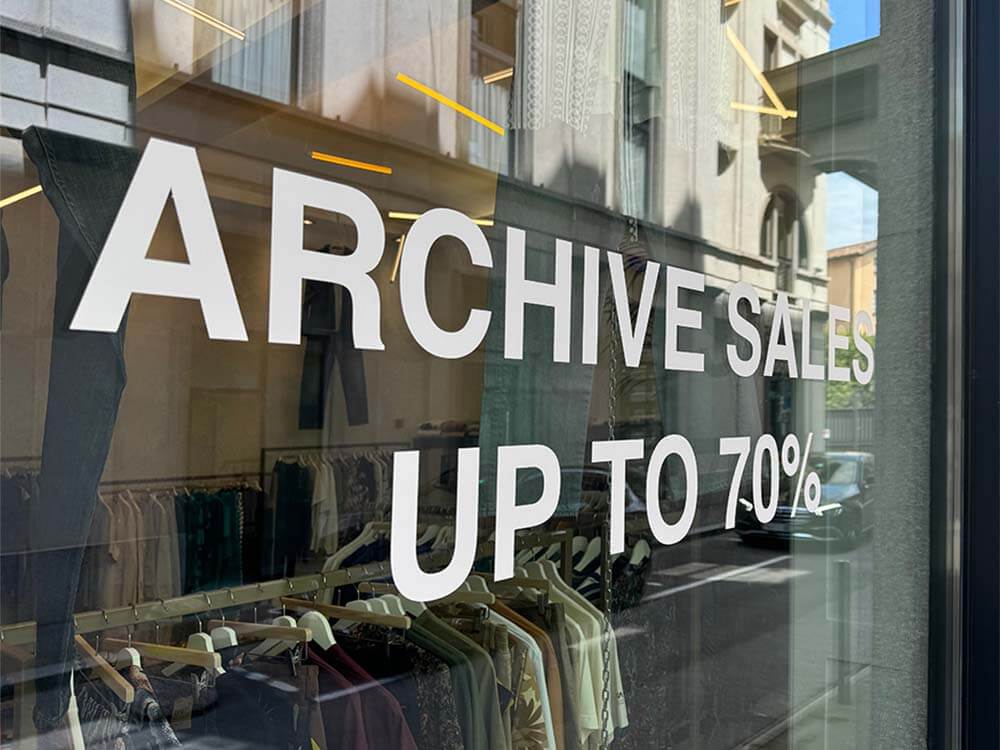 vetrofanie como - vetrofania promozionale